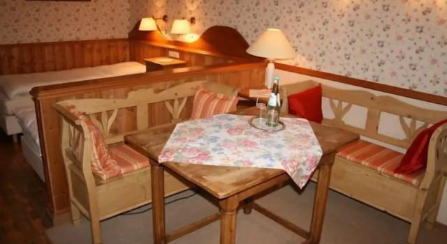 Hotel Meyer - Alter Bergischer Gasthof, Забронировать Отель Кюртен Bergisches Land