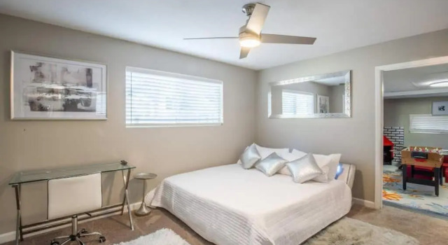 Modern Tempe Gem w Sparkling Pool and Game Room, Забронировать Отель Пруд в Темпе 