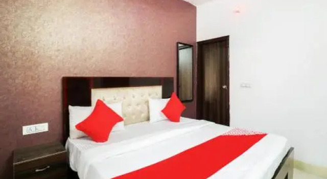 OYO 78806 Hotel White Hub, Varaa Hotelli Faridabad Haryana