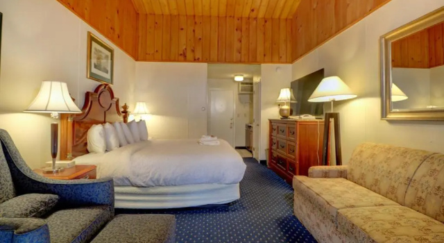 Двухместный номер Standard с частичным видом на океан Waves Oceanfront Resort