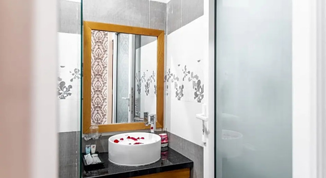 Номер Deluxe с балконом Hanh Phuoc Hotel