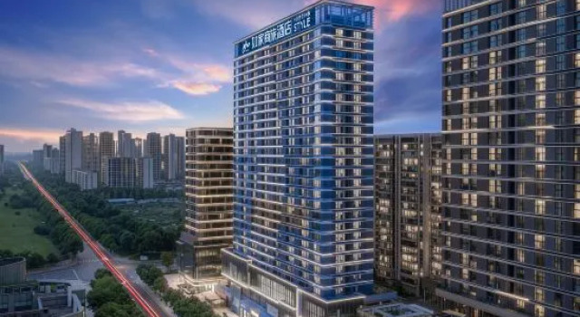 Home Inn Business Hotel (Chengdu Guandong Subway Station Store)