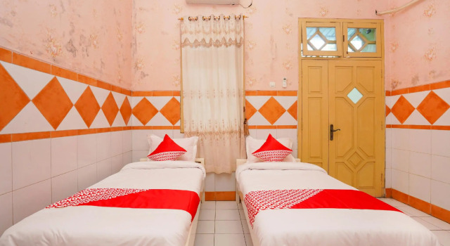 Habitación doble Estándar RedDoorz Syariah at Mojosari