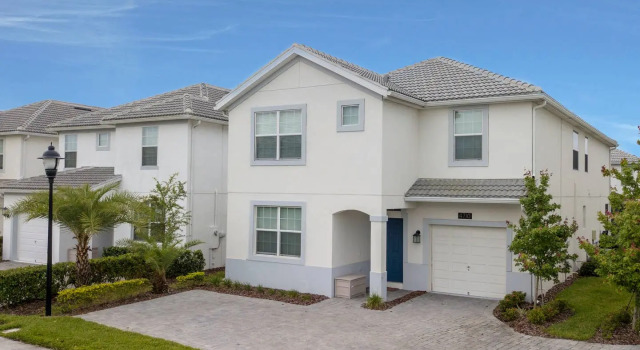 Spacious home with a large pool near Disney, Rezerwuj Hotel Kissimmee Kissimmee