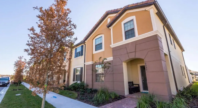 9039 Windsor at Westside, Buchen Sie Ferienhaus Hotels in Four Corners mit Pool, Schwimmbad