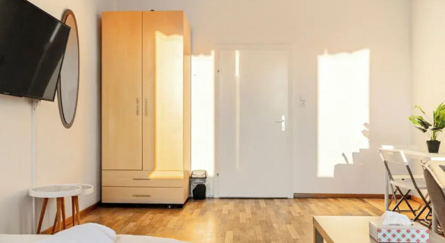 Charming 2BR Apt in Prime Location