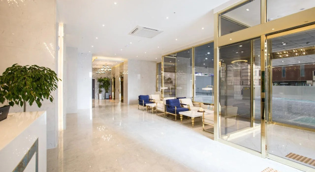 Baymond Hotel