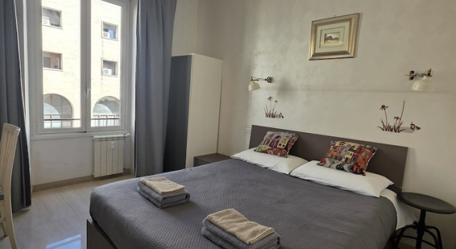 Roomz Romestay, Забронировать Отель Рим Лацио, рядом с Вокзал Термини