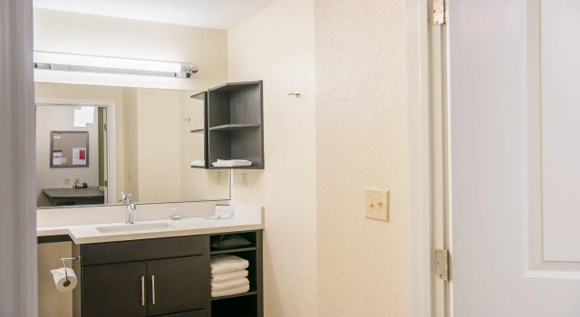 Двухместный люкс Candlewood Suites Bay City by IHG