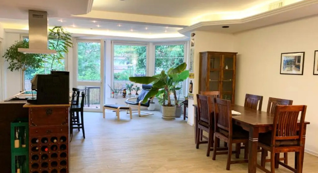 Whirlpool, Fußbodenheizung, Nintendo NES, Netflix, Wintergarten & Workspace, Book Hotel Hoteller i Rudolstadt med parkering, Parkering