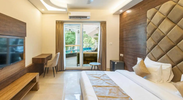 Stone Wood Hotel Rishikesh, Rezerwuj Hotel Hotele w Uttarakhand z basenem, Basen