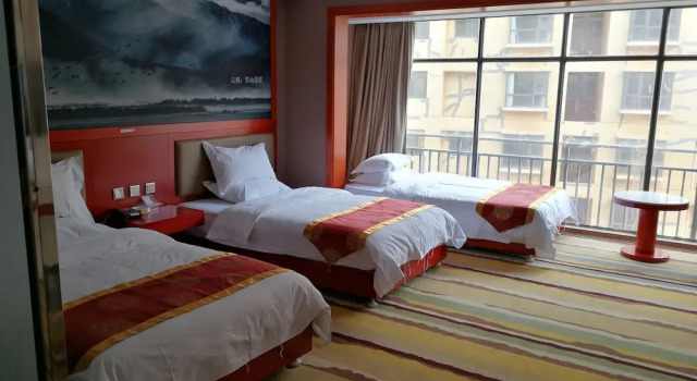 Changxin Hangyue Hotel, Rezerwuj Hotel Hotele w Kunming z parkingiem, Parking