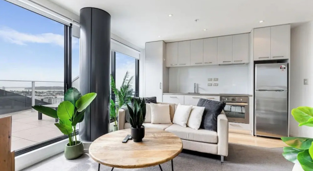 Pool, Gym & Modern 2BR Sky Tower View Zodiak Stays, Rezerwuj Apartament Auckland 