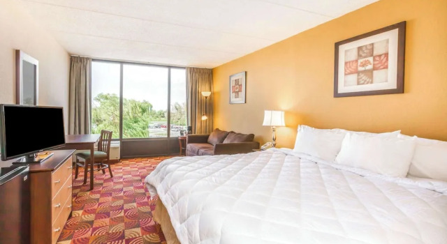 Люкс Days Inn by Wyndham Syracuse