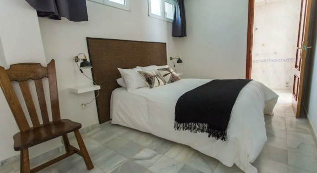 espectacular villa puerto marina playa, Забронировать Вилла Виллы Бенальмадена, рядом с Плайя-де-Санта-Ана, Вилла