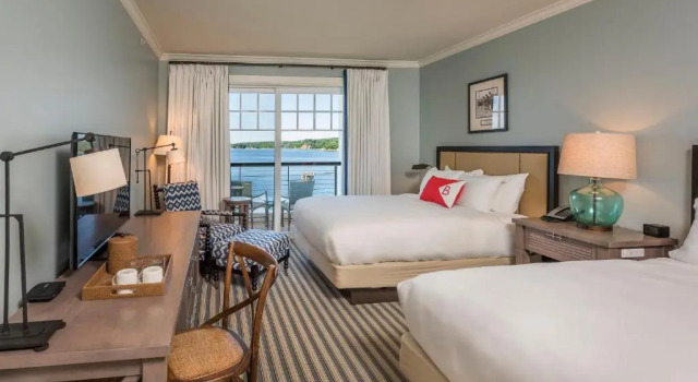 Четырёхместный номер Standard с балконом и oceanfront Beauport Hotel Gloucester