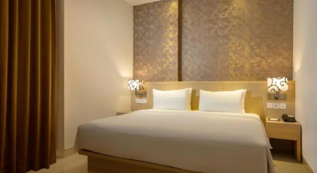 Camera Standard Hotel Santika Gresik