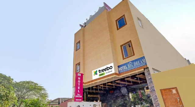 Treebo Taj Dream