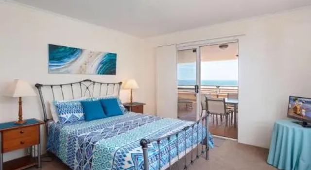 3 'The Clippers' 131 Soldiers Point Road - Fabulous Waterfront Unit