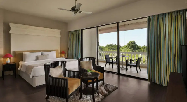 Двухместный номер Premium с видом на внутренний двор Blue Ocean The Fern Resort & Spa Ganpatipule, Series by Marriott