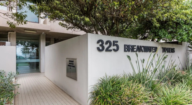 Exquisite 2 Bedroom Beach City Views, Book Hotel Melbourne 