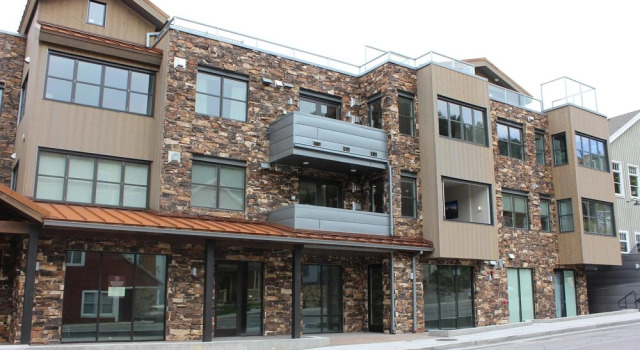 820 Park Ave #204 by Park City Lodging, Забронировать Апартаменты/квартира Парк-Сити Deer Valley - The Canyons, рядом с Mountain Town Olive Oil