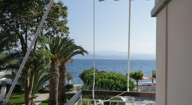 Двухместный номер Standard с балконом и с видом на сад Akrogiali Beach Rooms