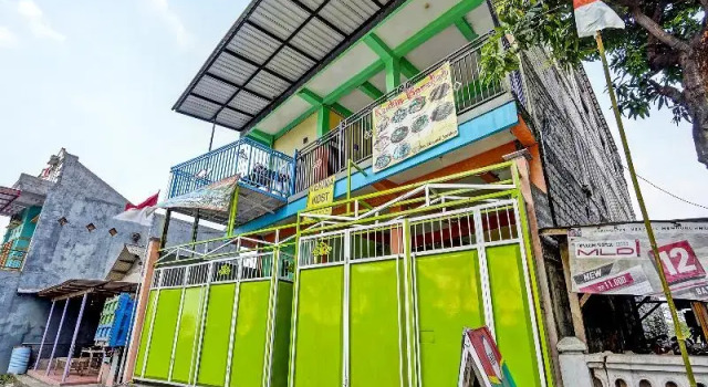Hotel O Kost Esklusif Barokah, Book Hotel Hotels in East Java with Breakfast, Breakfasts