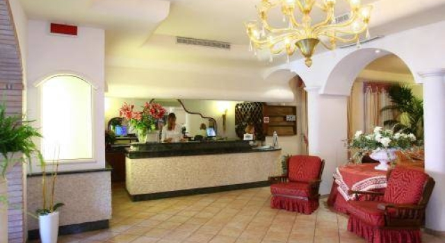 Hotel Nettuno, Забронировать Отель Отели Лидо ди Езоло по системе «всё включено», рядом с Пляж Капаннина, Всё включено