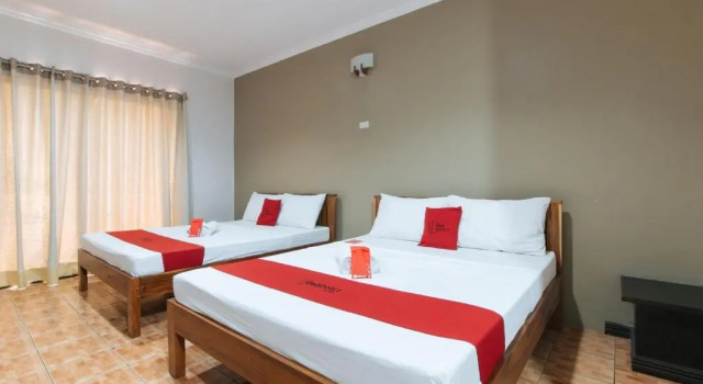 Люкс RedDoorz Plus Near McArthur Park Tacloban