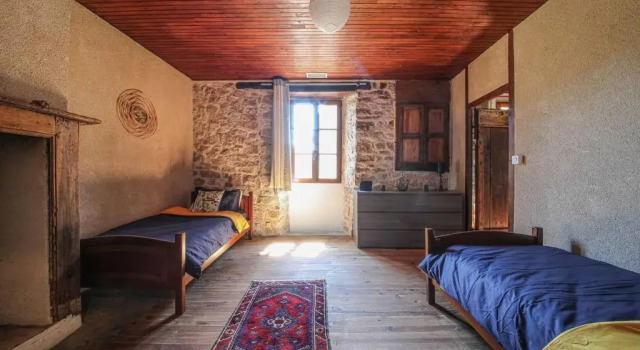 Maison Au Coeur Du Village - Calme - Terrasse, Забронировать Отель Пюисельси Tarn, рядом с Часовня Сен-Рош