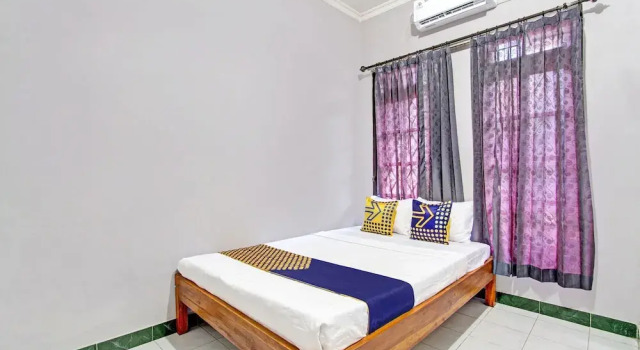 Номер Economy OYO Life 92575 Zazi Homestay