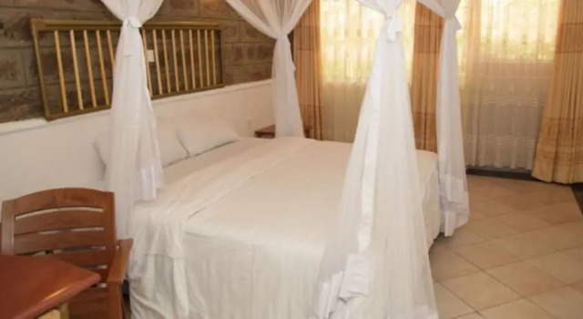 Trotters Hotel, Book Hotel Hoteller i Kenol med parkering, Parkering