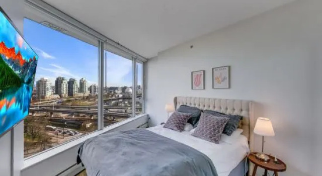 Cozy 2BR2BA Downtown Vancouver/Pool/HotTub/Parking