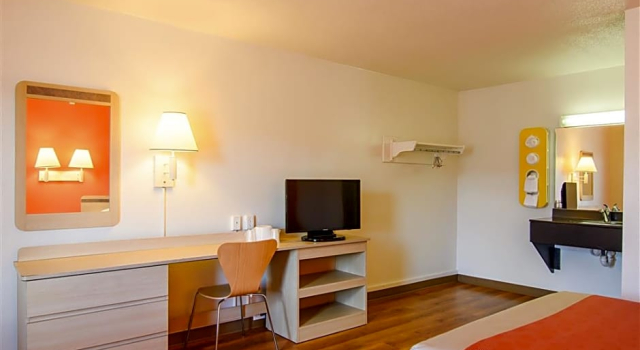 Люкс Motel 6 Leominster, MA