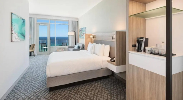 Люкс с балконом и с видом на залив SpringHill Suites by Marriott Panama City Beach Beachfront