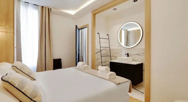 The Upper Marais Superb Apartment for 6 People, Забронировать Апартаменты/квартира Париж Иль-де-Франс, рядом с Станция метро Rambuteau