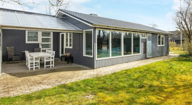 Коттедж Rustic Retreat at Hemmet Strand-By Traum