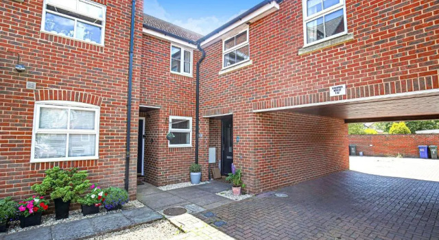 2 BEDROOM APARTMENT near Bicester Village by Platinum Key Properties