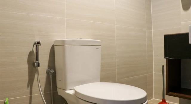 Студия Beautiful Pool View Homey Spacious Studio At West Vista Apartment