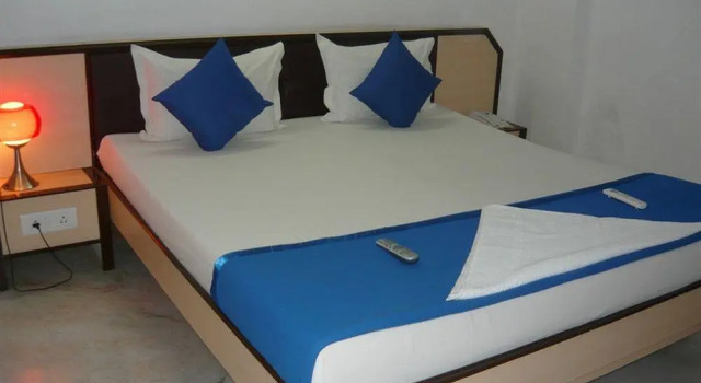 Humsika Inn, Rezerwuj Hotel Begumpet 