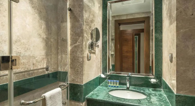 Трёхместный номер Standard Copthorne Makkah Al Naseem