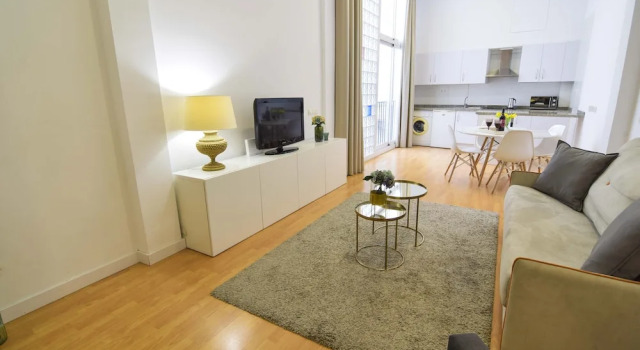Letmalaga Souvirón Studio, Забронировать Апартаменты/квартира Малага - центр Малага, рядом с Музей Кармен Тиссен