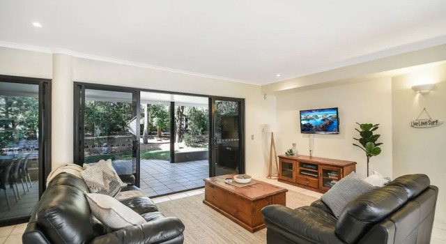 Коттедж с 4 комнатами с балконом Home Away From Home, 38 Redwood Avenue, Marcus Beach, Noosa Area