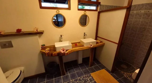 Бунгало Fare Oviri Lodge
