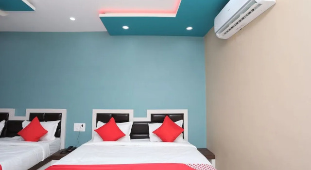 OYO 44565 Ashrit Suites
