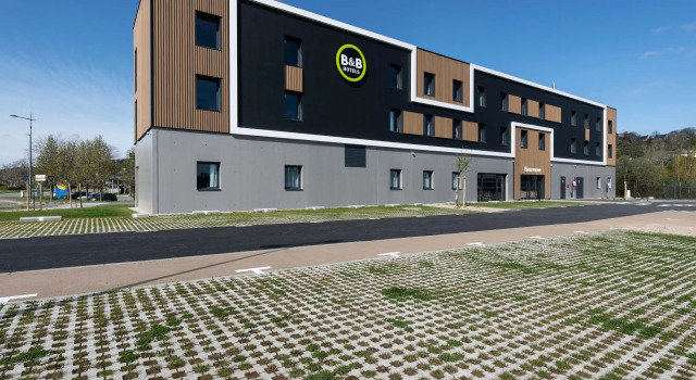 B&B HOTEL Landerneau Bois Noir, Забронировать Отель «постель и завтрак» Отели Finistère с парковкой, Парковка