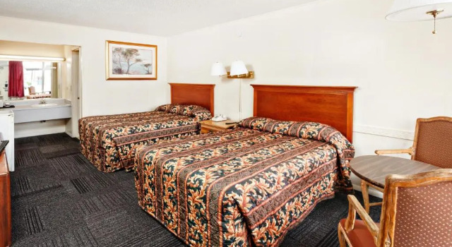 Номер Standard Red Carpet Inn - Louisville