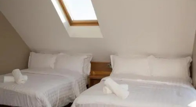 Lynch's Townhouse, Book Hotel Tullamore Offaly