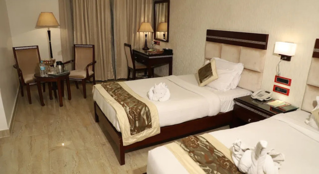 Клубный номер Standard c 1 комнатой с видом на город Republic Hotel